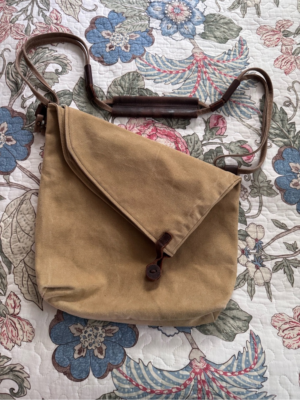 Canvas Crossbody Messenger Bag in Khaki